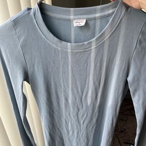 Aritiza Wilfred free long sleeve size XS in baby blue. Perfect condition